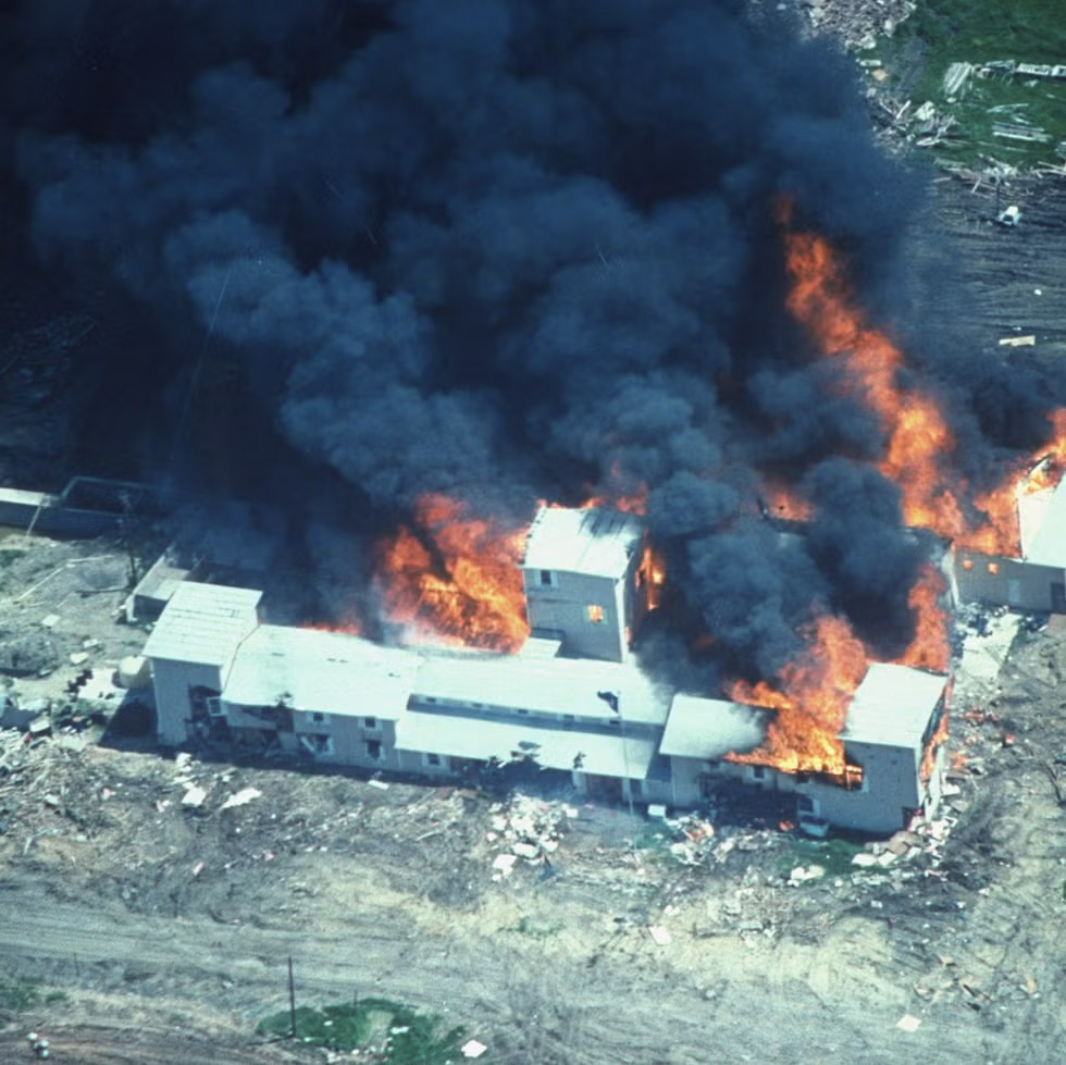 Branch Davidian compound on fire