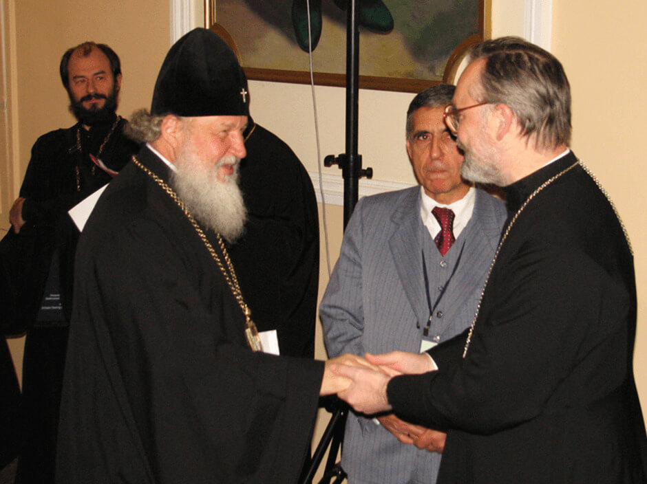 Metropolitan Kirill (Gundyaev) and priest Georgy Kochetkov, 2007 (Mozgov / Chernykh. Original work)