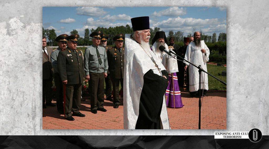 Archpriest Dmitry Smirnov addressing servicemen